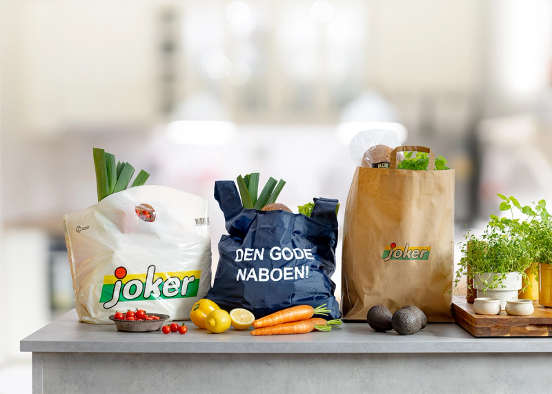 Ulike typer handlenett med matvarer i