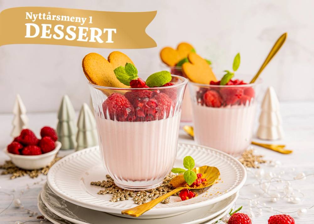 Nyttårsmeny 1 – Dessert: Bringebærgeléfromasj med friske bær