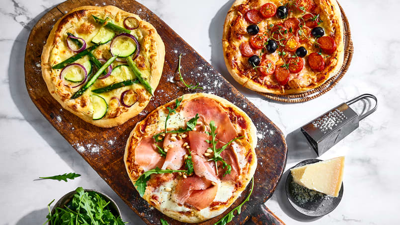 Tre ulike typer nystekt pizza