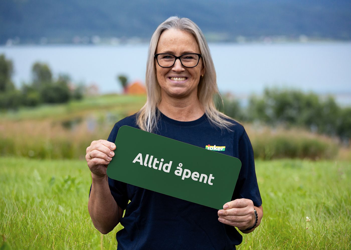 Alltid åpent hos Den gode naboen – Gunn, Joker Hjelledalen