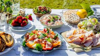 Festbord pyntet til 17. mai