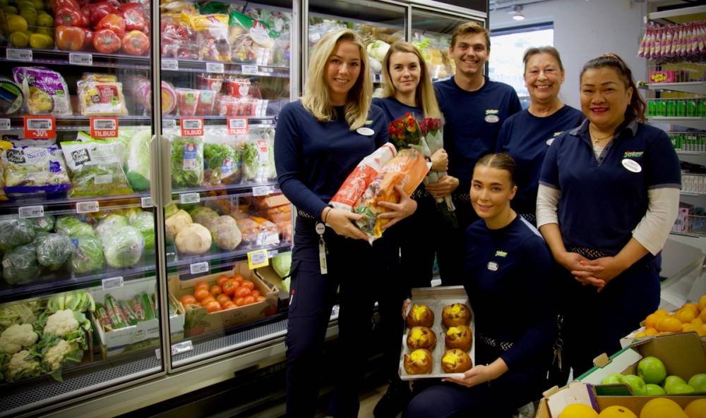 Ansatte i frukt- og grøntavdelingen til Joker Frøysland