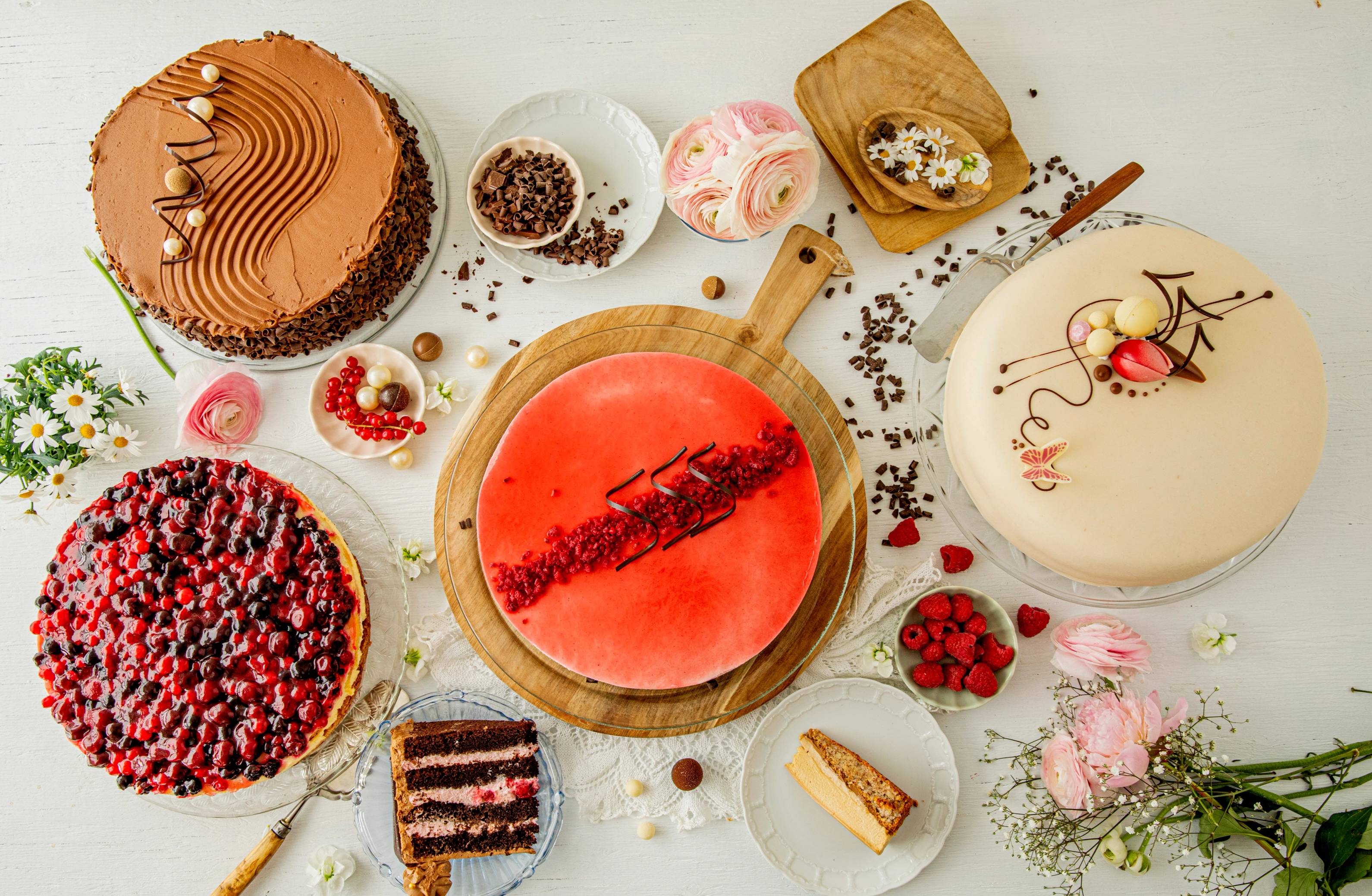 Et utvalg festkaker fra Kakebutikk.no