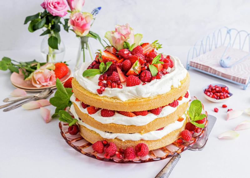 Enkel sommerkake med jordbær