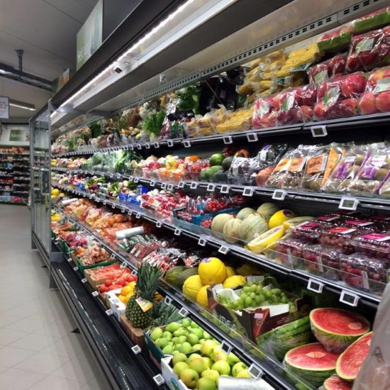 Frukt- og grøntavdeling i dagligvarebutikken