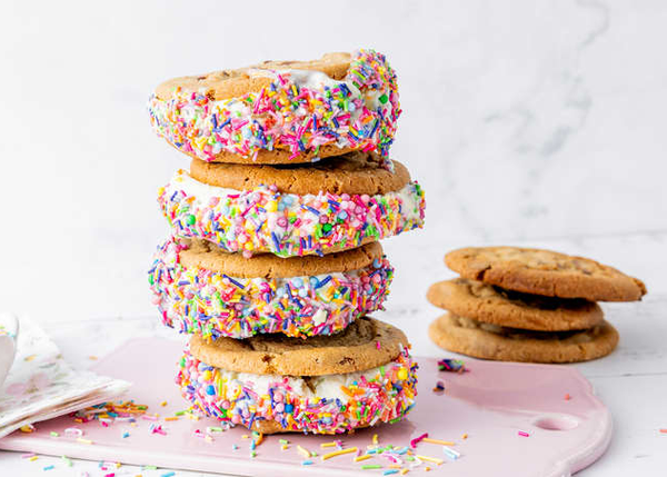 Cookies og Tutti Frutti-is