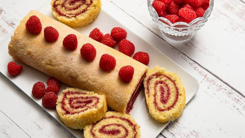 Rullekake med bringebær