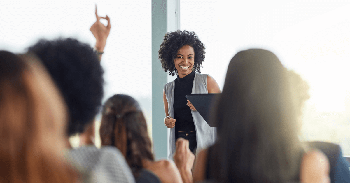 How To Respond To a Customer Inquiry Effectively (A 5-Step Process)