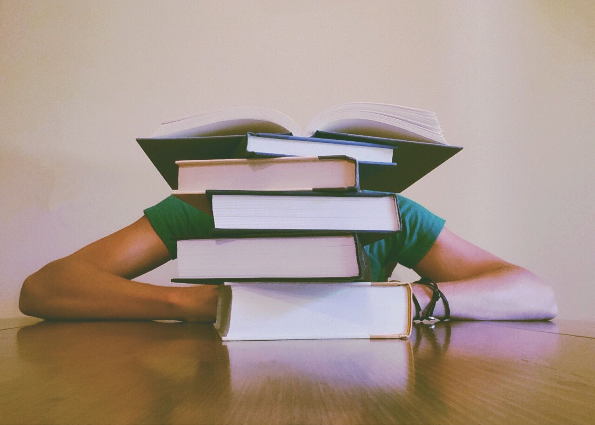 25 Books and Blogs that Successful Entrepreneurs Think You Should Read