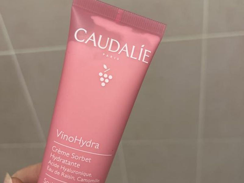 Vinohydra Crème Sorbet : La Fraîcheur du Raisin dans un Pot Magique Caudalie