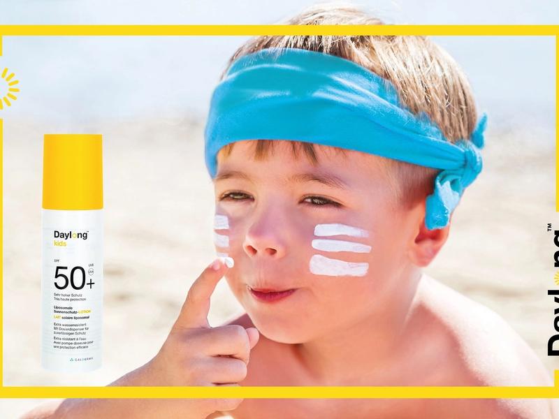 Protéger la Peau des Enfants du Soleil Marocain : Guide des Parents Experts