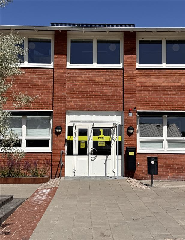 ingång till skolan