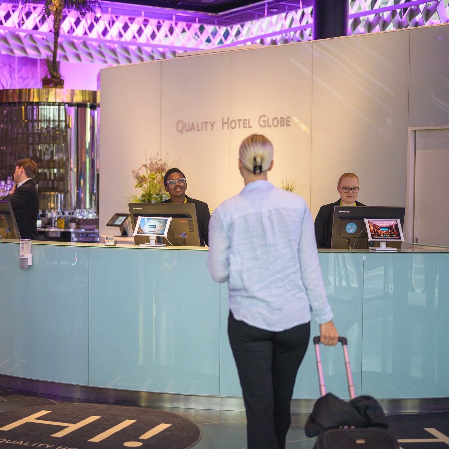 Elev i reception hos samarbetspartnern Strawberry på Quality hotel Globen