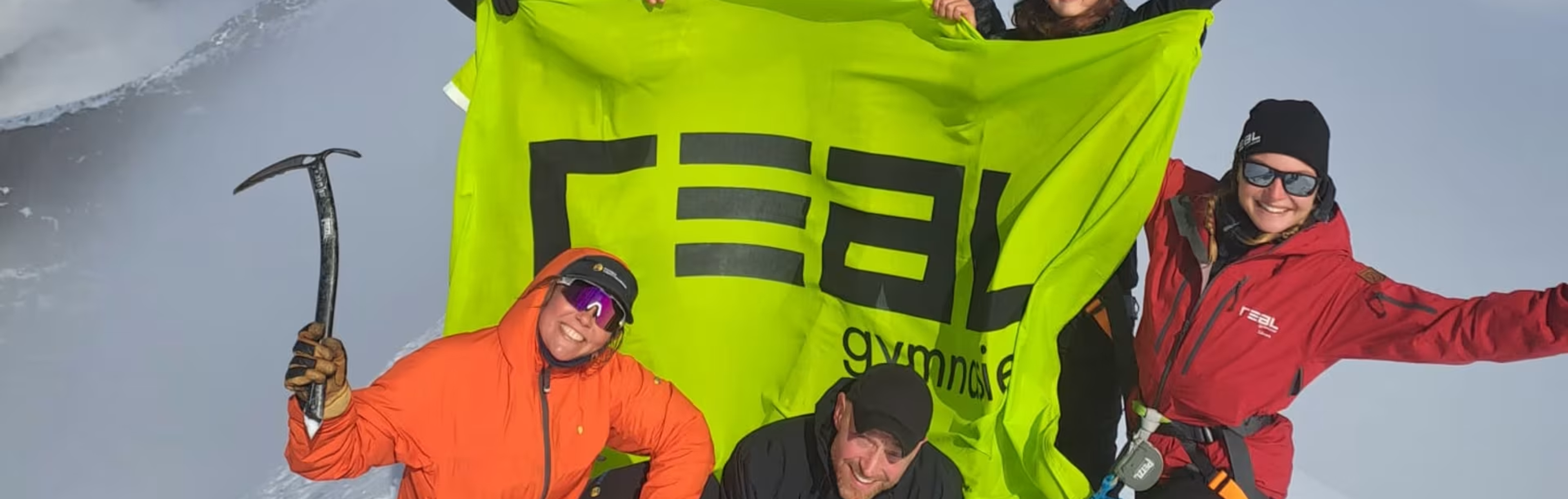 Elever som just bestigit Kebnekaise