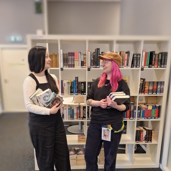 Bibliotekarierna Mia och Magdalena