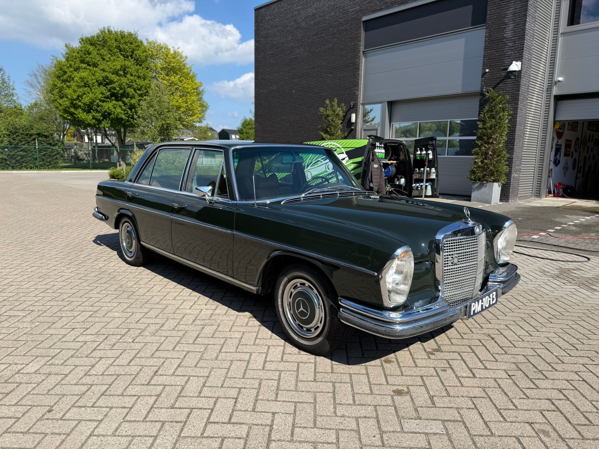 Mercedes-Benz 280 