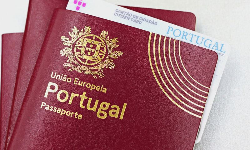 Close-up image of Portuguese passport and citizen card, essential for travel and identification in the EU.