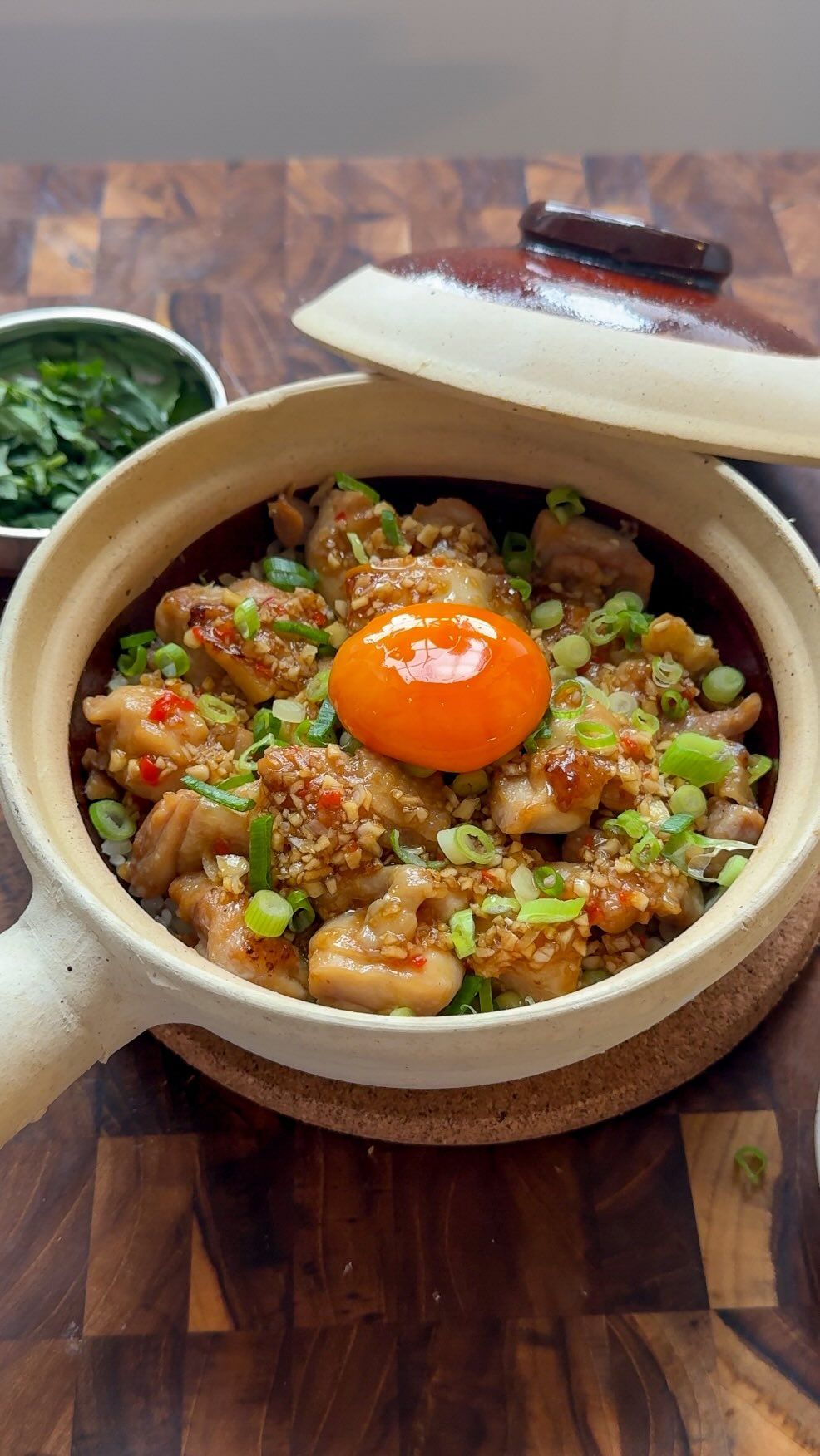 Garlic Chicken Claypot Rice