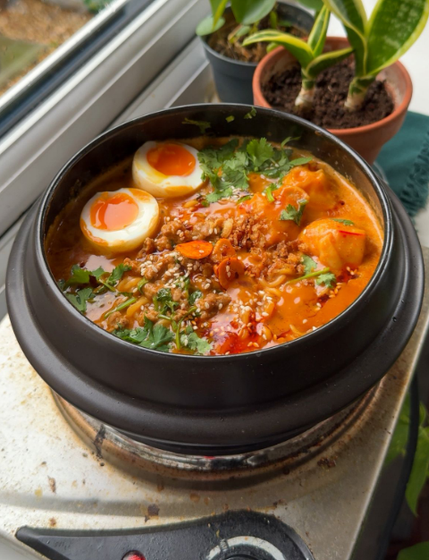 Creamy Peanut Butter Gochujang Noodles