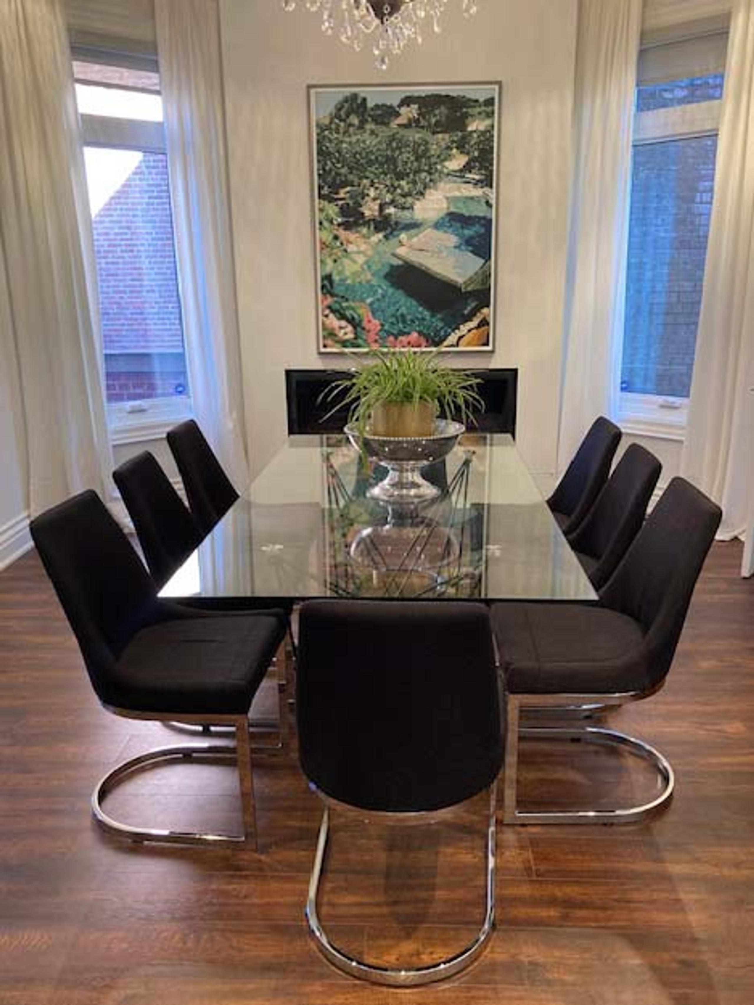 Dining staging example