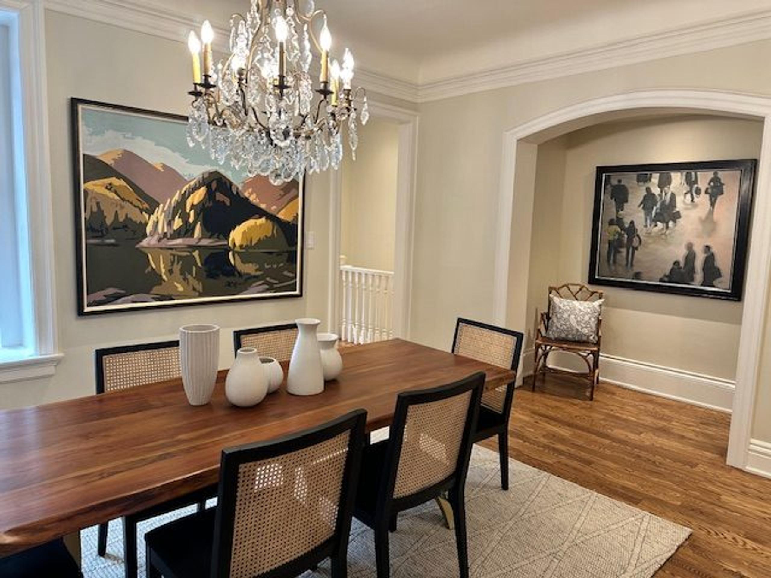 Dining staging example