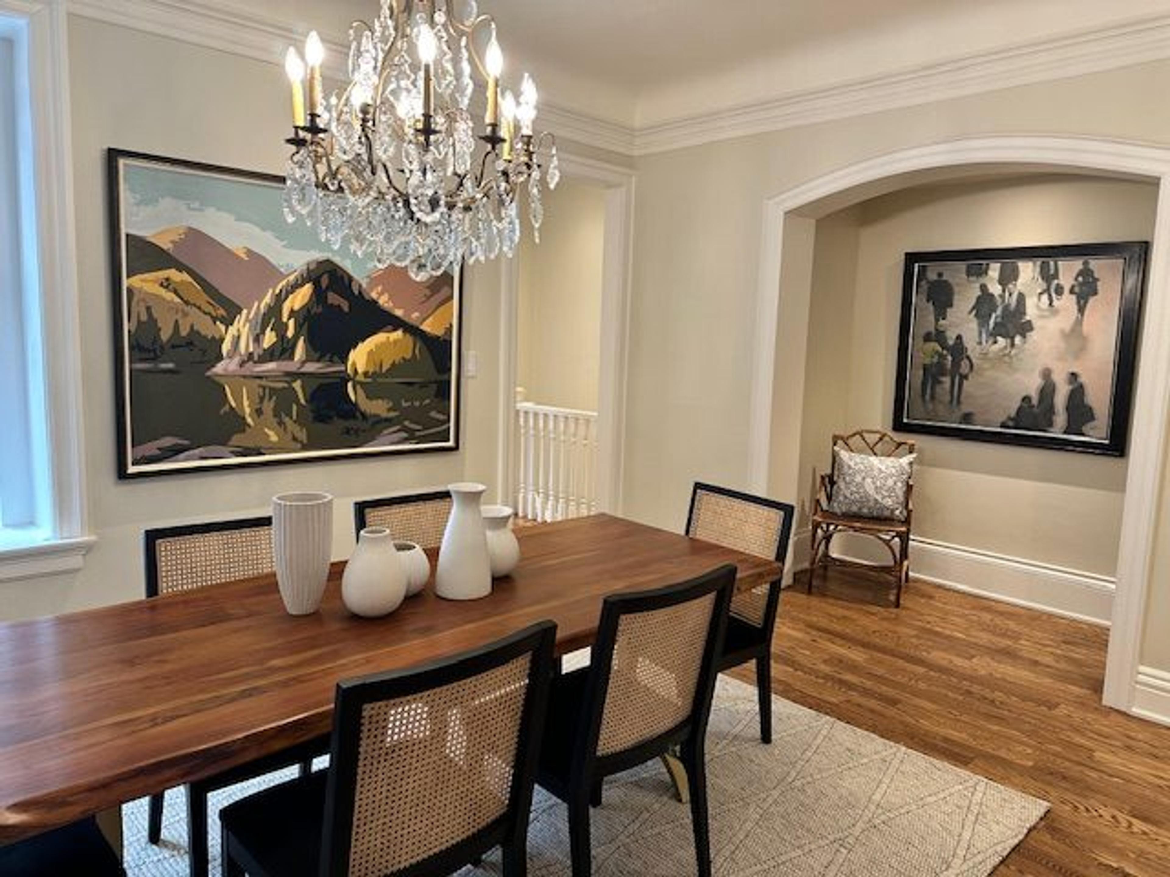 Dining staging example