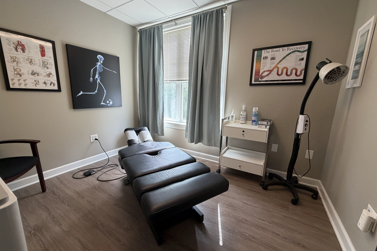 Chiropractic treatment room at the Thompson Healthcare & Sports Medicine - Little Egg Harbor location.