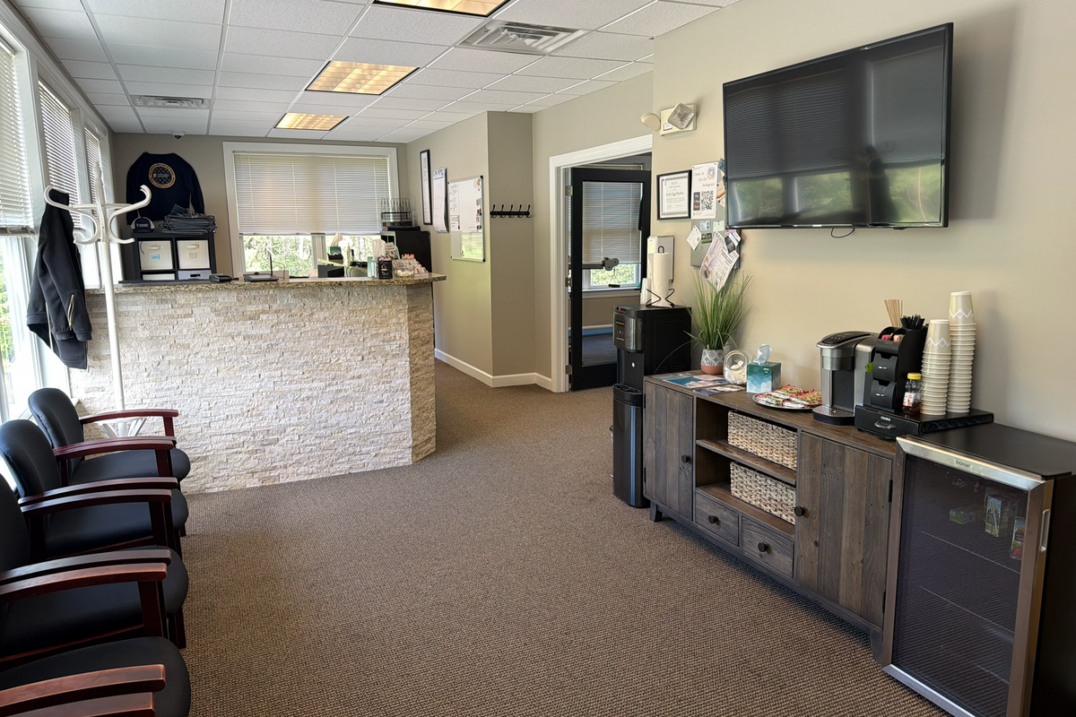 Reception desk of the Thompson Healthcare & Sports Medicine - Little Egg Harbor location.