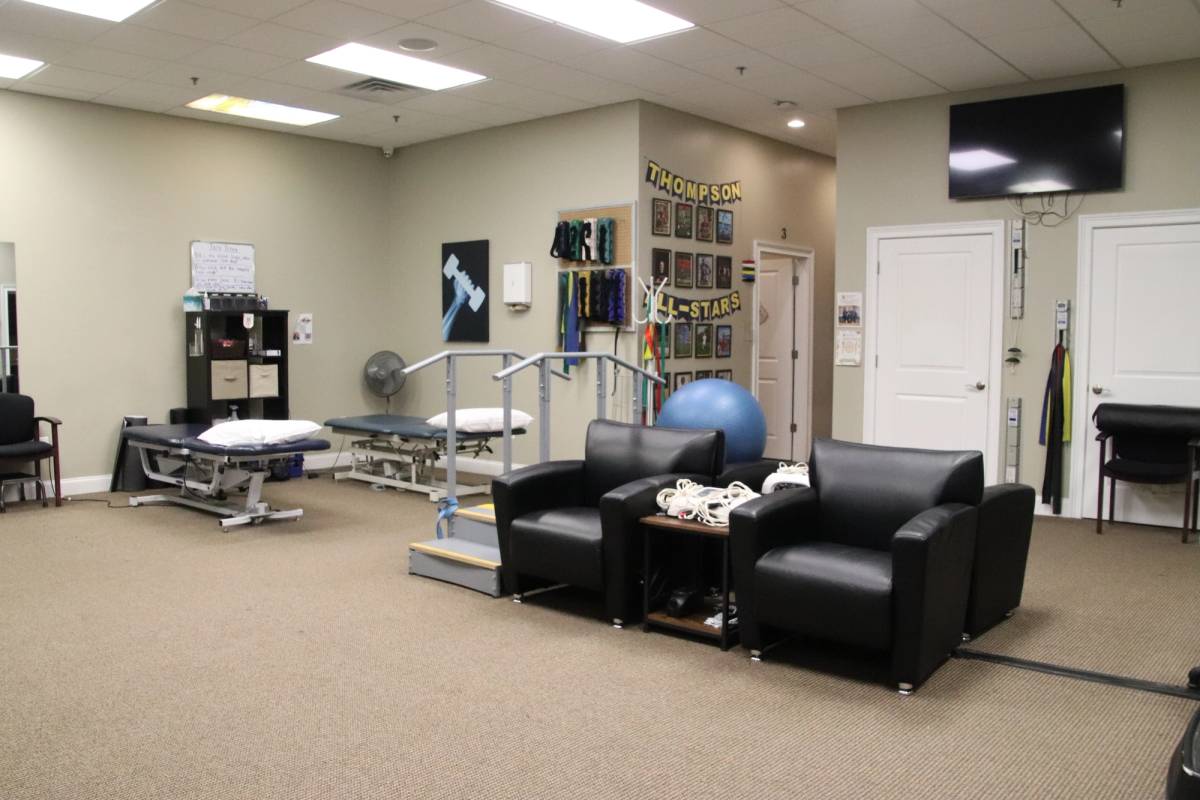 Physical therapy area of the Bayville location of Thompson Healthcare & Sports Medicine.