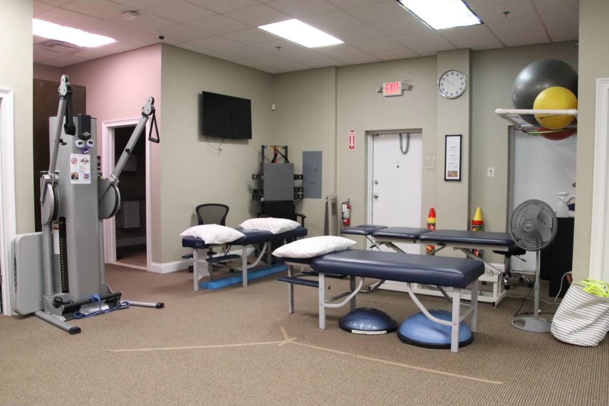 Physical therapy area of the Bayville location of Thompson Healthcare & Sports Medicine.