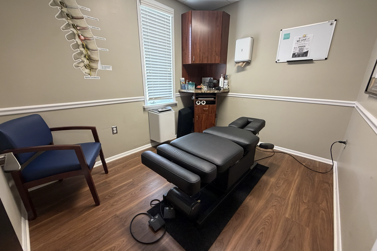 Chiropractic treatment room at the Thompson Healthcare & Sports Medicine - Toms River location.