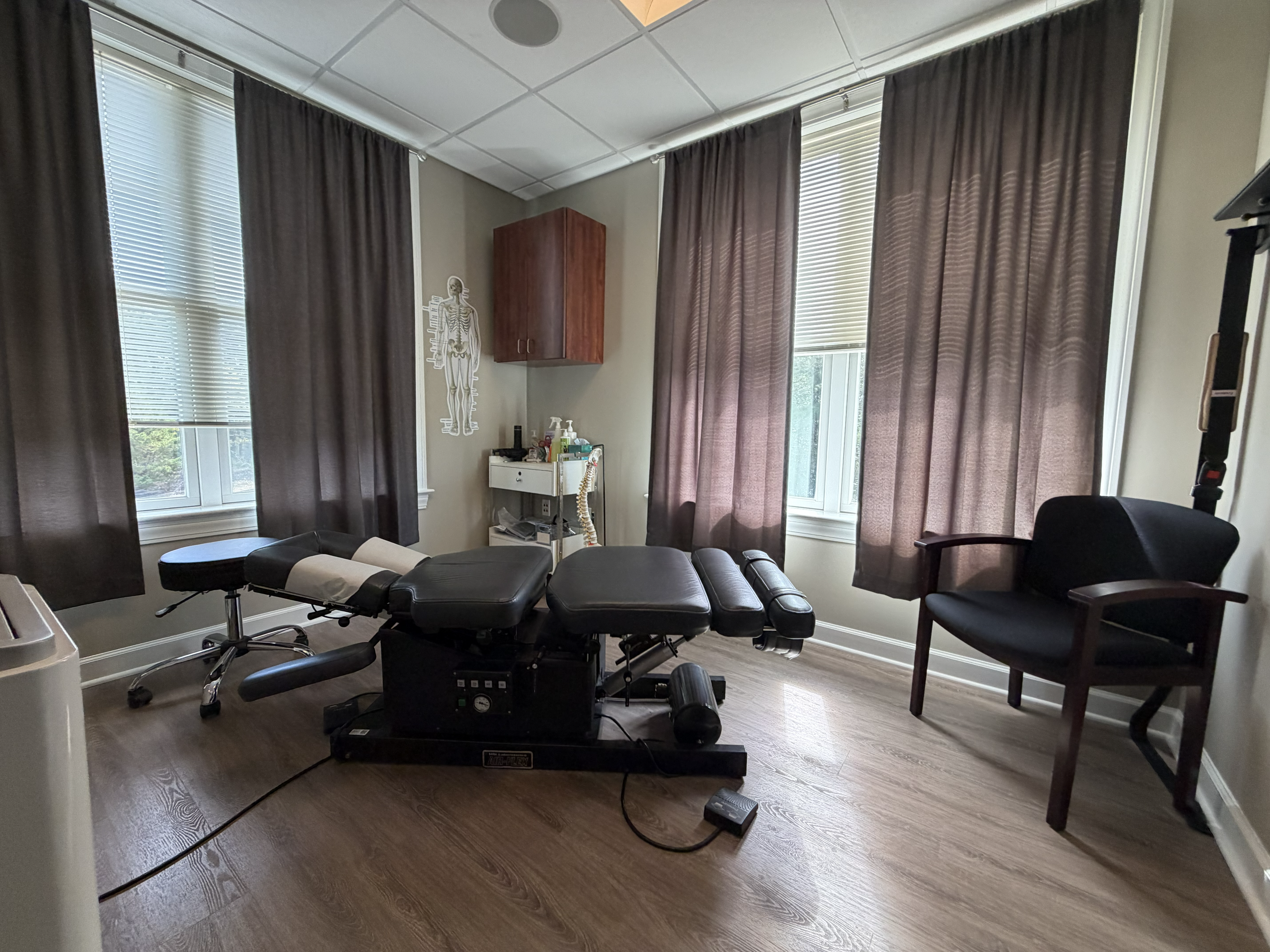 Chiropractic treatment room at the Thompson Healthcare & Sports Medicine - Little Egg Harbor location.