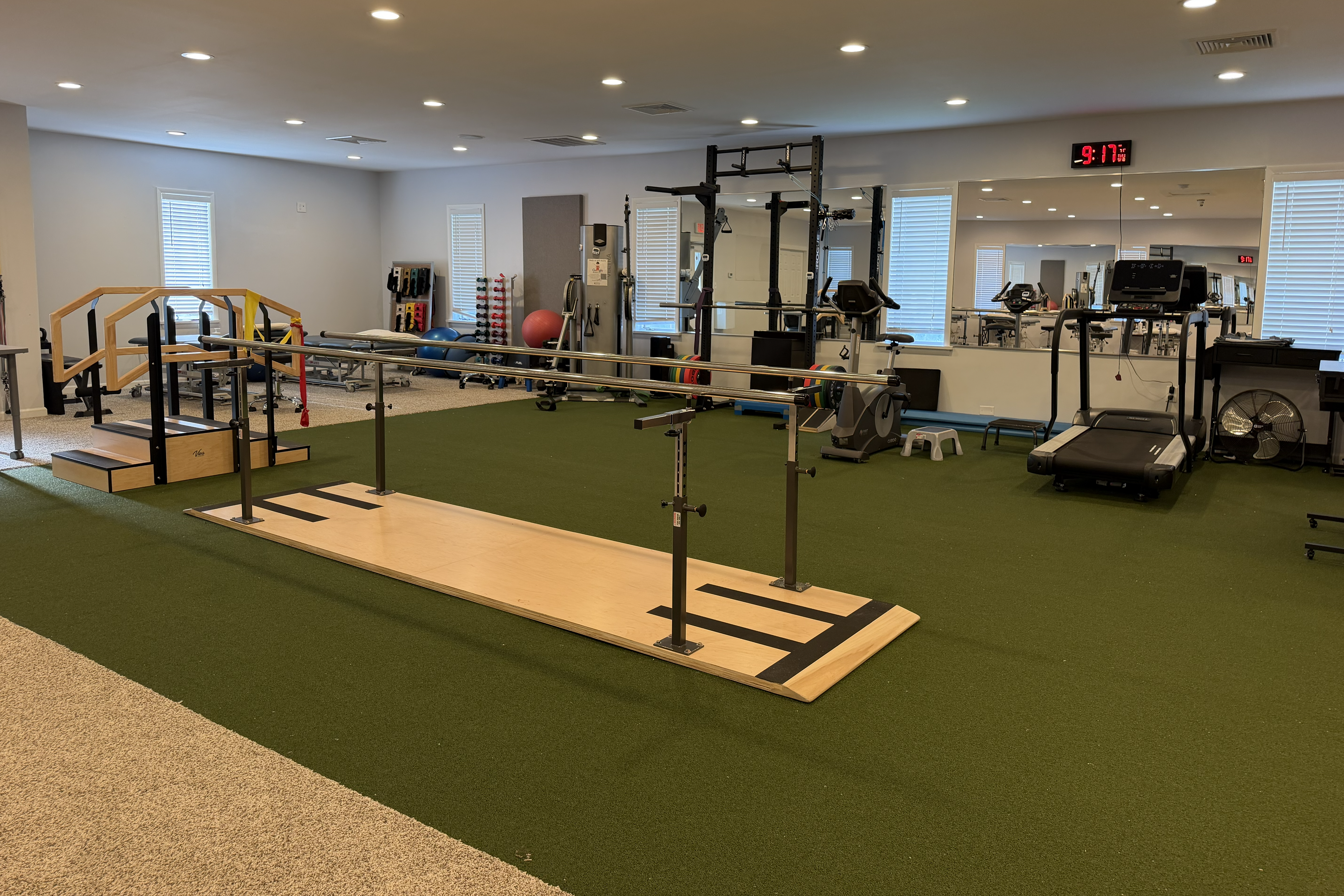 Physical therapy area of the Thompson Healthcare & Sports Medicine - Toms River location.