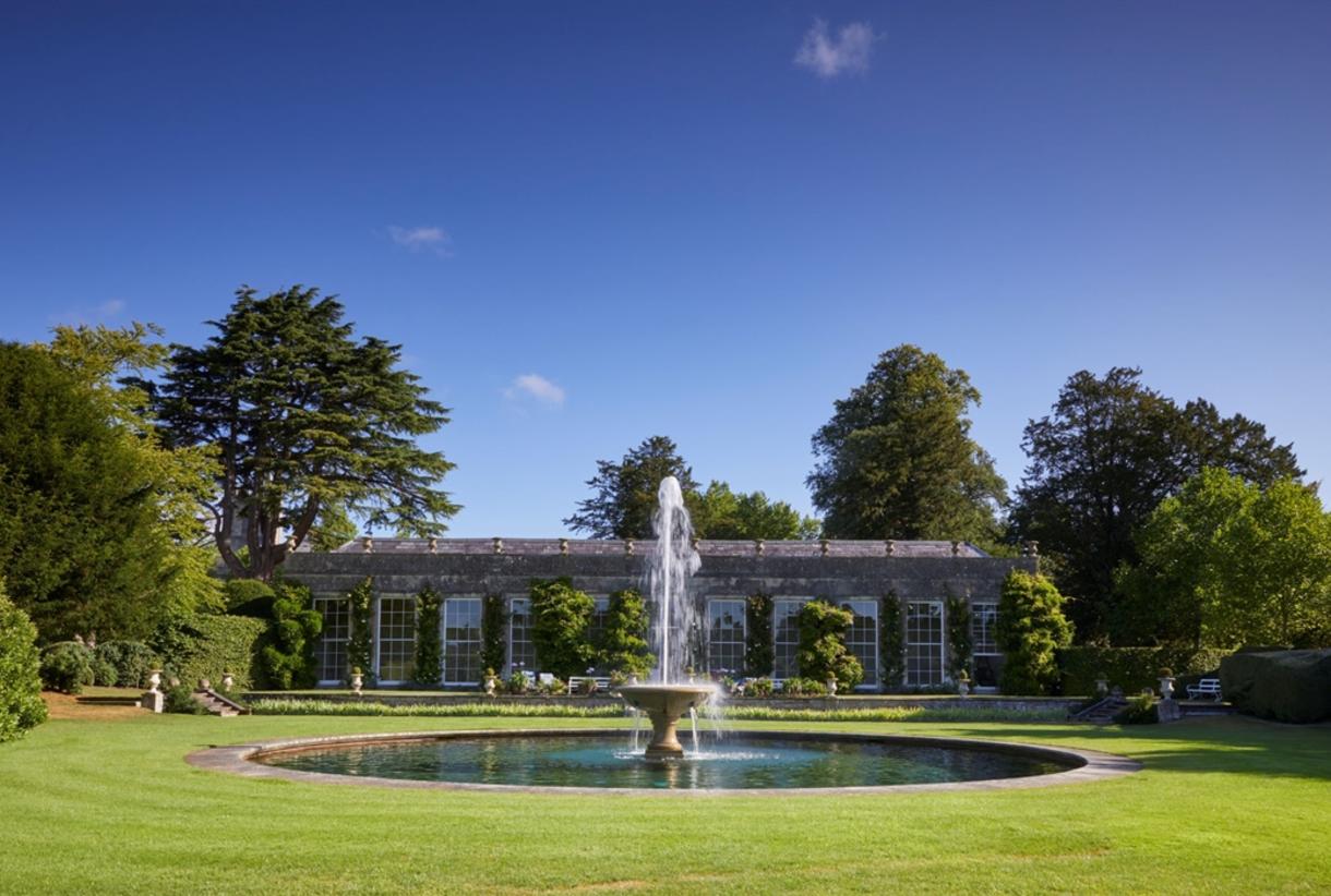 Badminton House