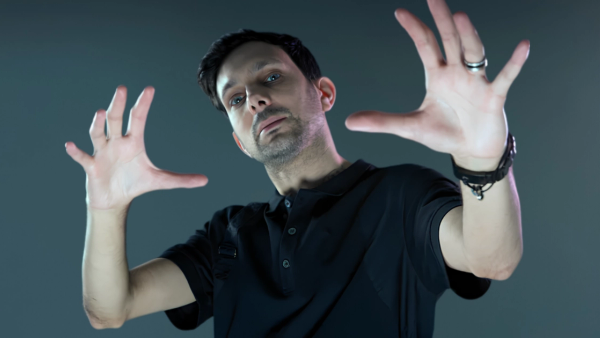 Is Dynamo Up Close & Magic Show Suitable for Kids?