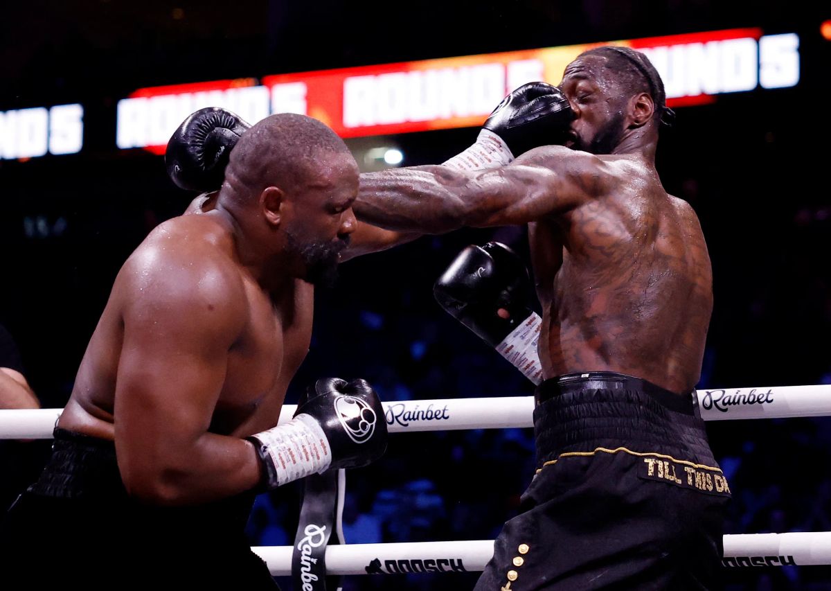 Wilder vs Bruno: Heavyweight boxing, Round 5 action