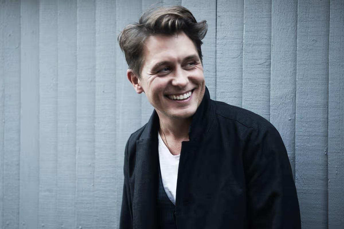 Mark Owen - Singer