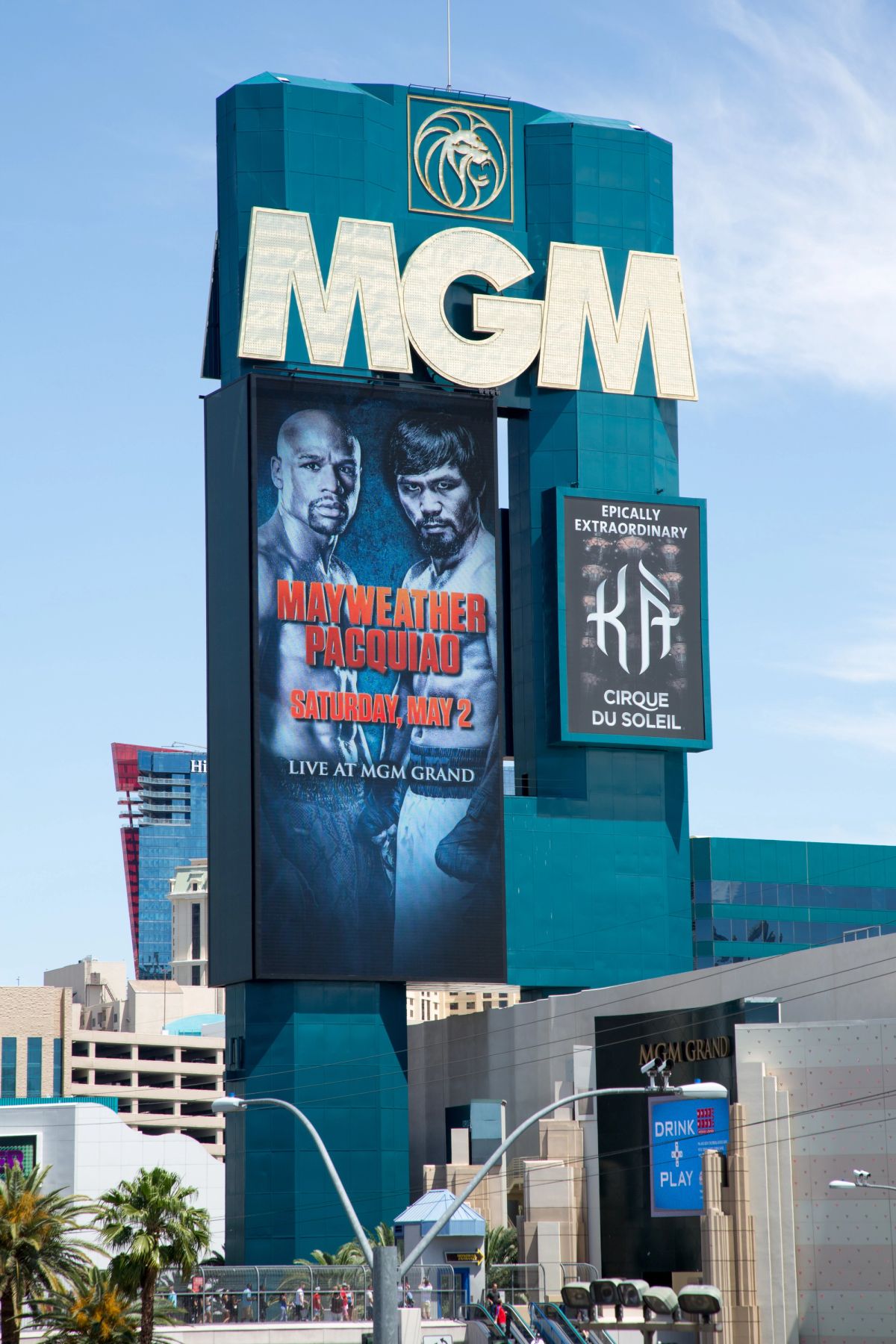 Giant electronic billboard showing Floyd Mayweather Jr. and Manny Pacquiao in May 2015