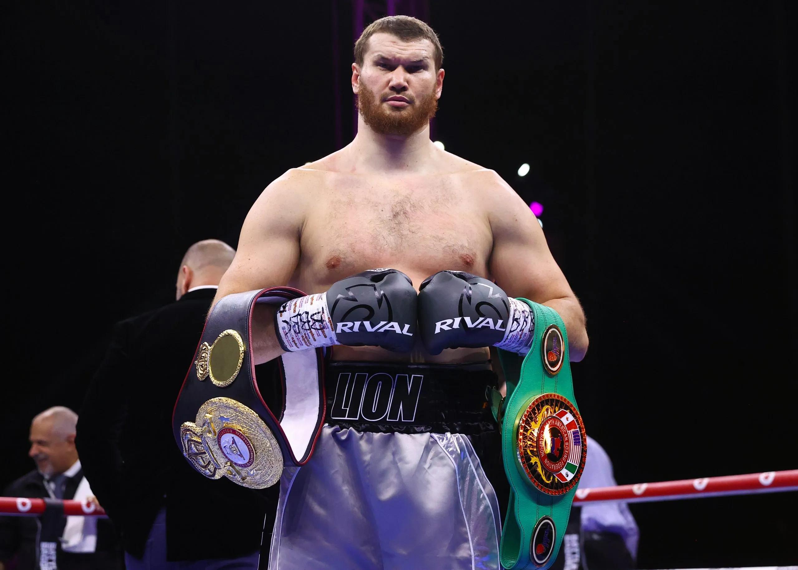 Arslanbek Makhmudov - Boxer