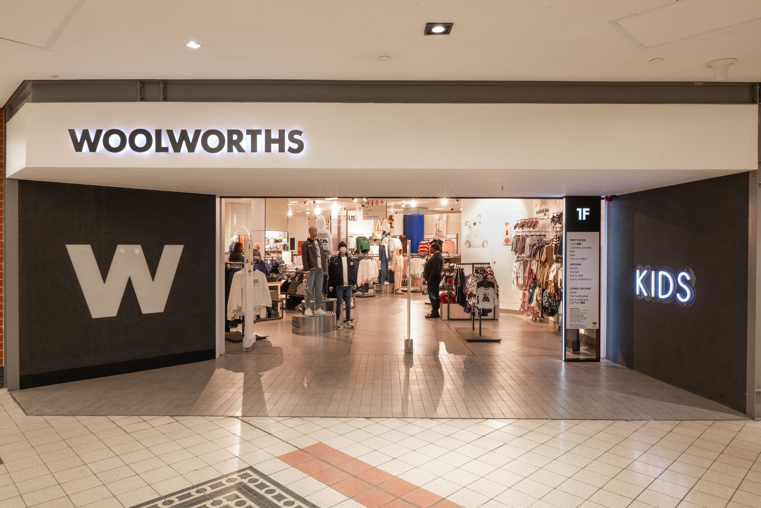 Www Woolworths Co Za Clothing JOHANNESBUR, SOUTH AFRICA Aug 16, 2021: The Interior Of Woolworths  Clothing Johannesburg, South Africa Stock Photo Alamy