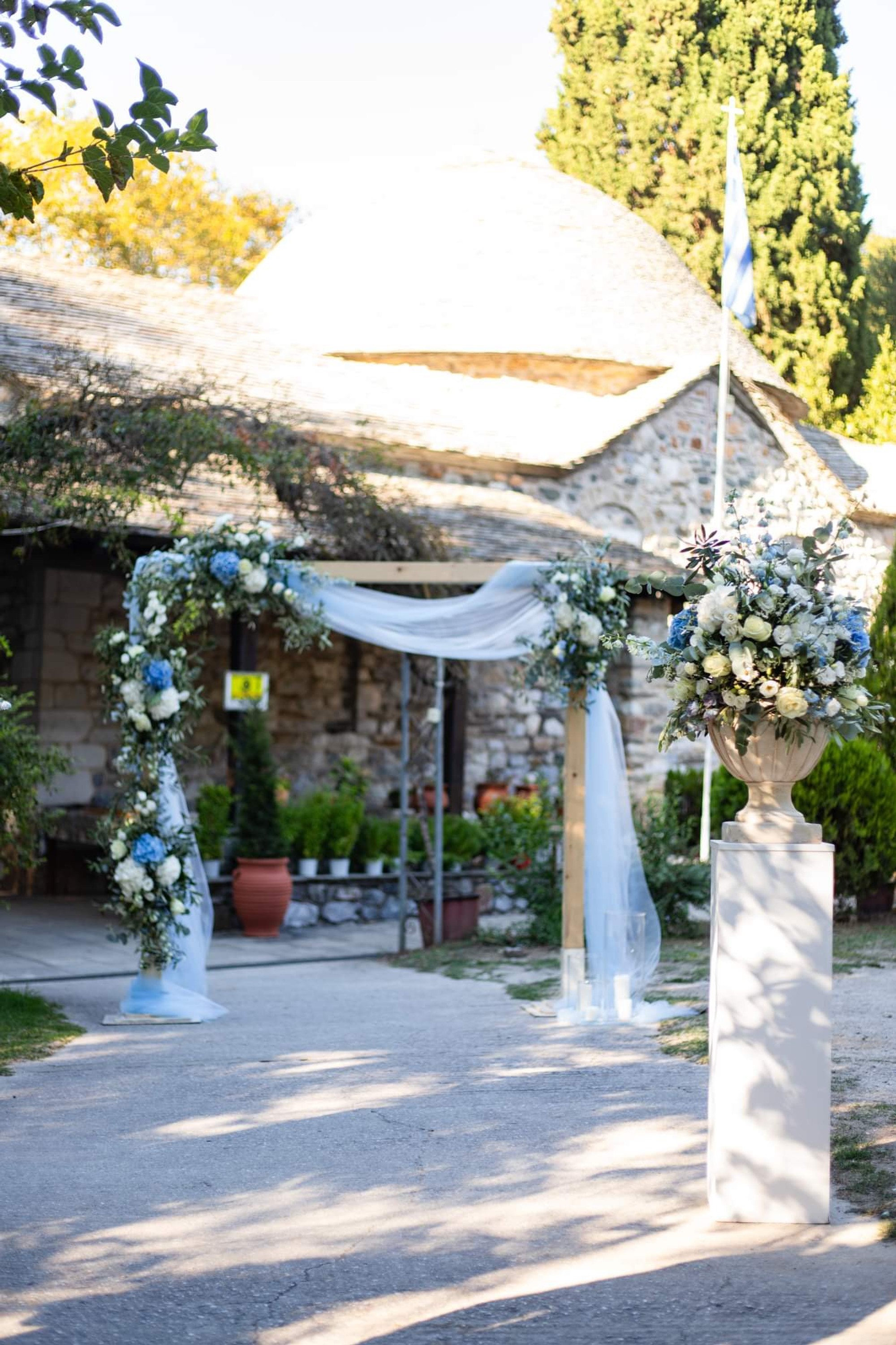 Alexandros & Tess - Gallery Image 4