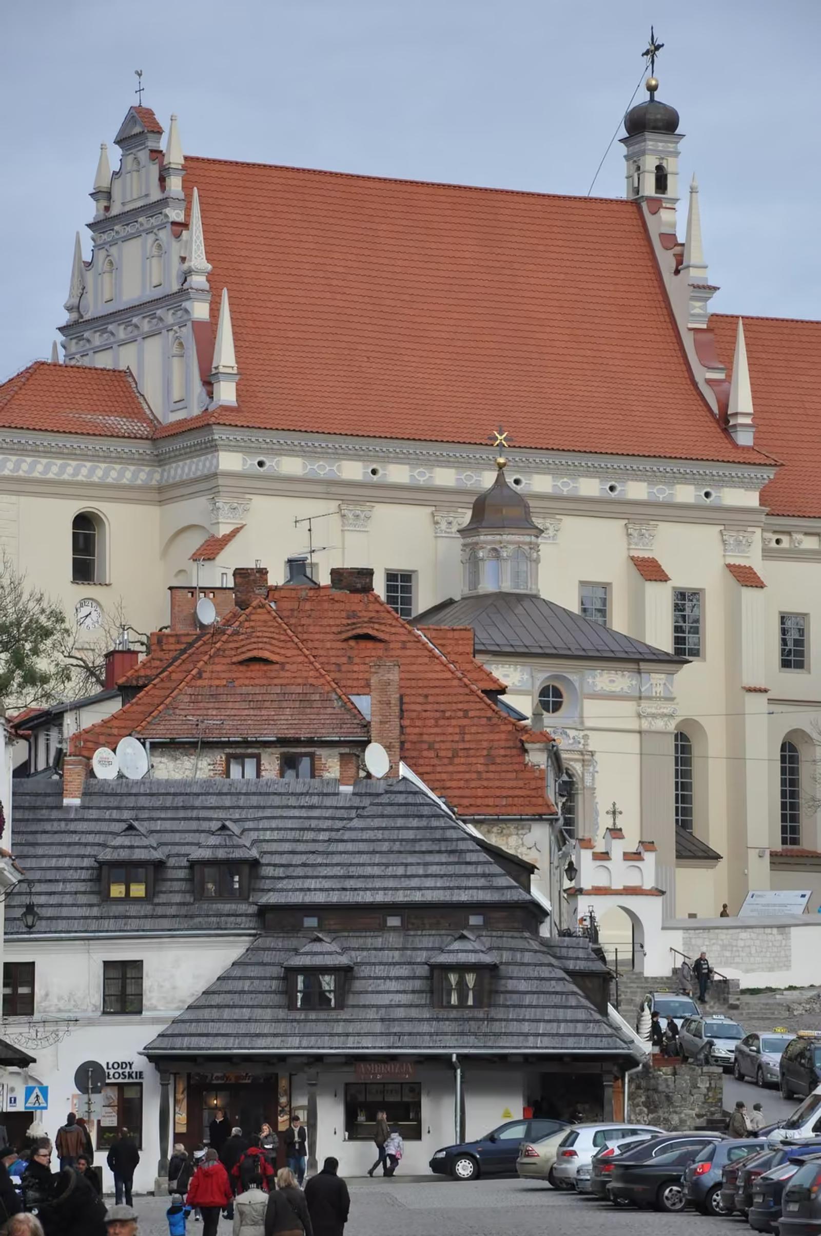 Kościół farny i dachy Kazimierza Dolnego