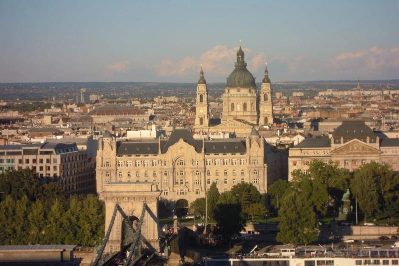 Parlament w Budapeszcie nad Dunajem