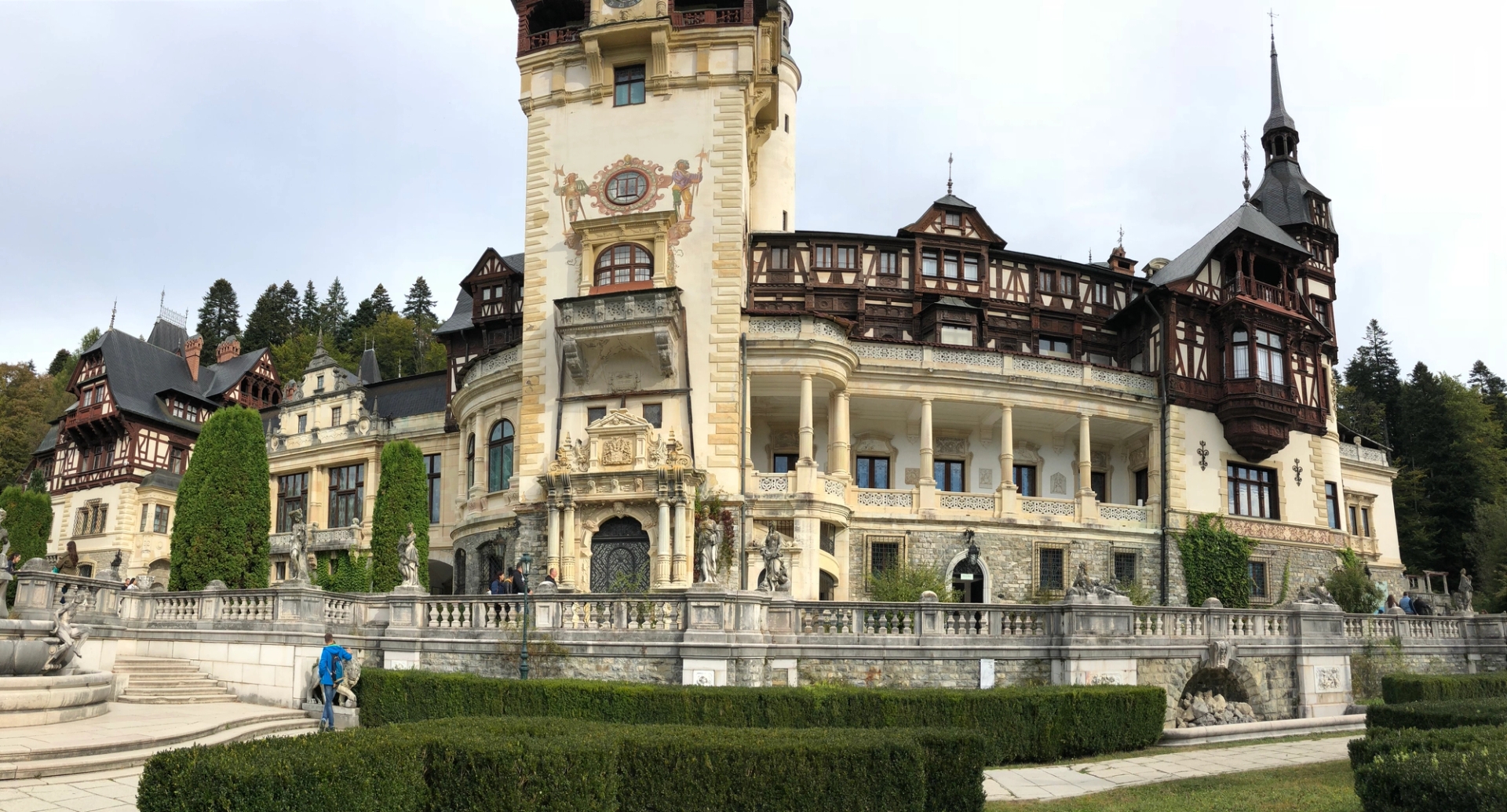 Castelul Peles is a Neo-Renaissance castle in the Carpathian Mountains