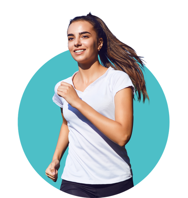 Female runner using the running plans in the Exakt Health app to prevent overuse running injuries.