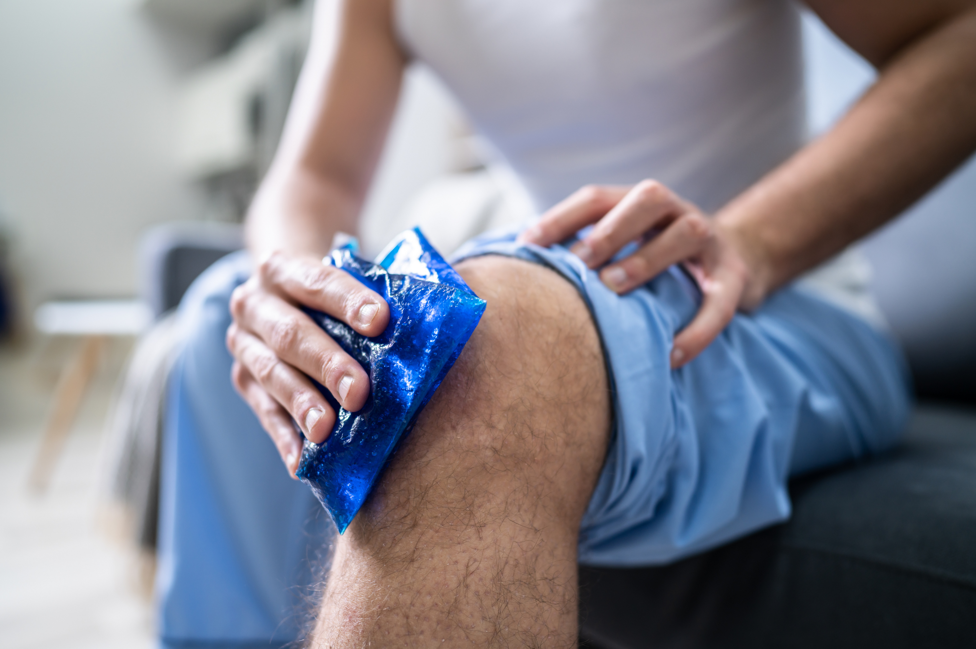 Ice treatment can help reduce the symptoms of a meniscus tear.