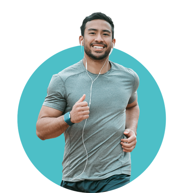 Male runner using the training plans in the Exakt Health app