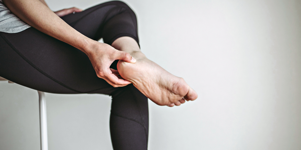 What Causes Plantar Fasciitis To Flare Up And What Does It Feel Like 