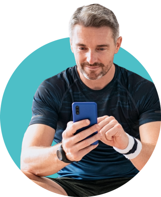 Man using the exercise plan in the Exakt Health app to treat his sprained knee.