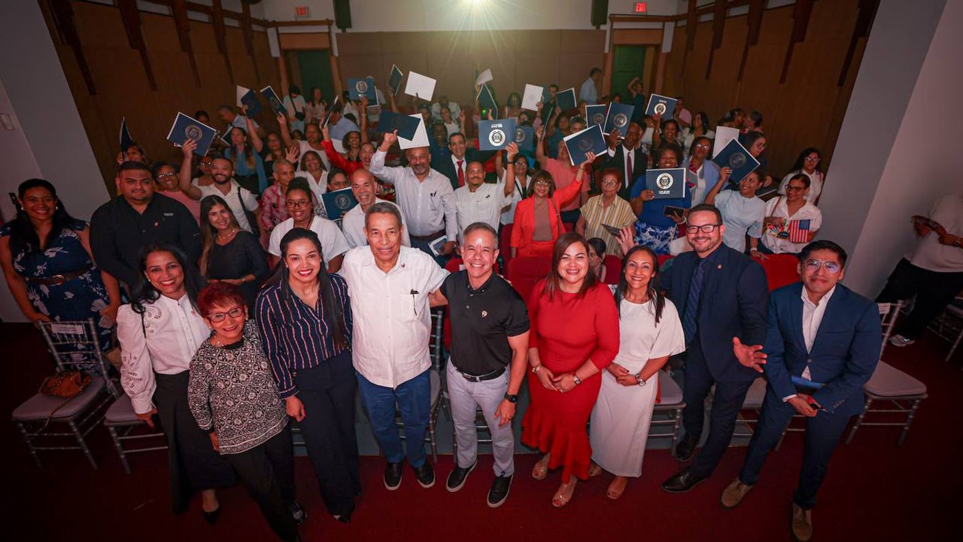 San Juan reconoce a 172 nuevos ciudadanos estadounidenses